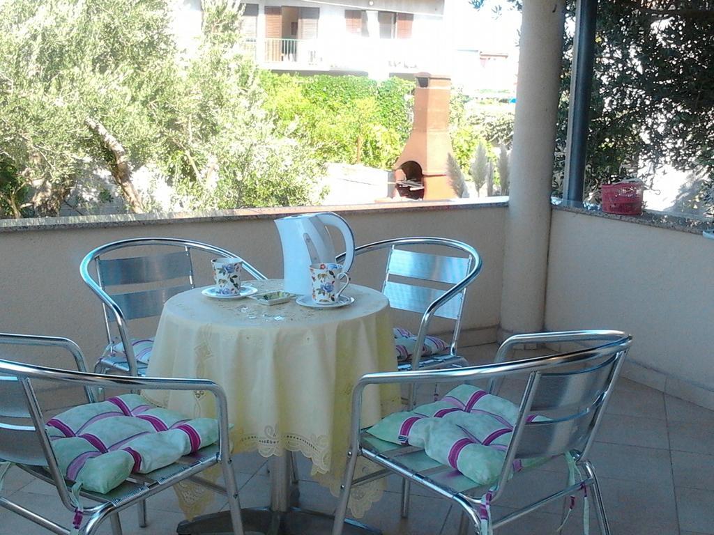 Apartments Jadranica Murter Oda fotoğraf